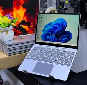 New Laptop Microsoft Surface Go 8GB Intel Core i5 SSD 256GB