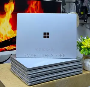 New Laptop Microsoft Surface Go 8GB Intel Core i5 SSD 256GB