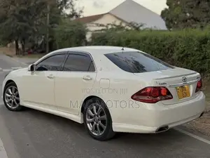 Toyota Crown 2009 White