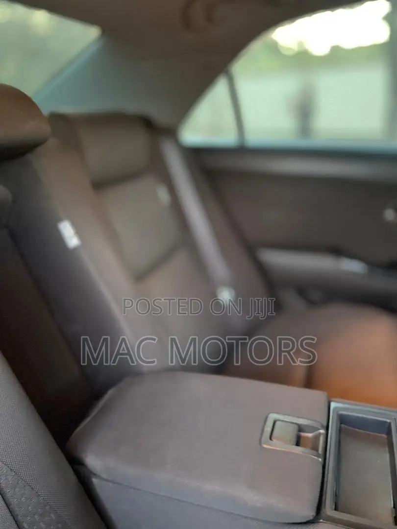 Toyota Crown 2009 White