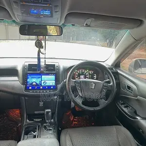 Toyota Crown 2009 White