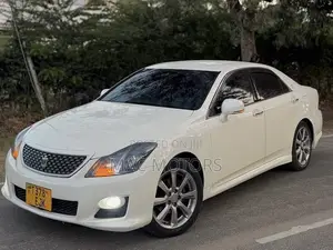 Toyota Crown 2009 White