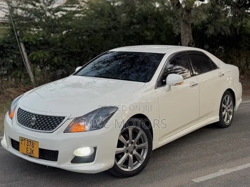Toyota Crown 2009 White