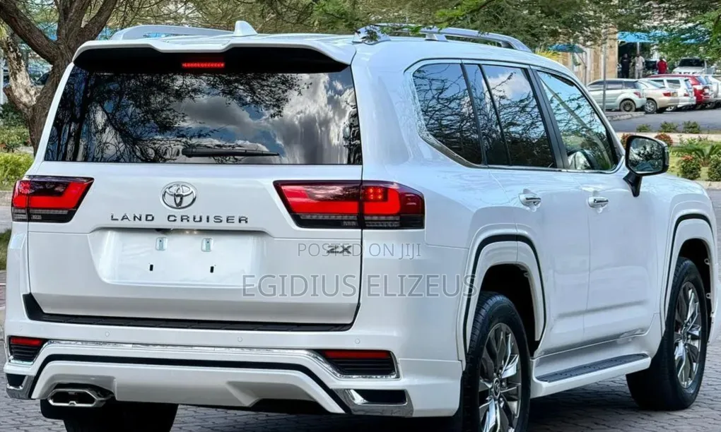New Toyota Land Cruiser 2025 Gray