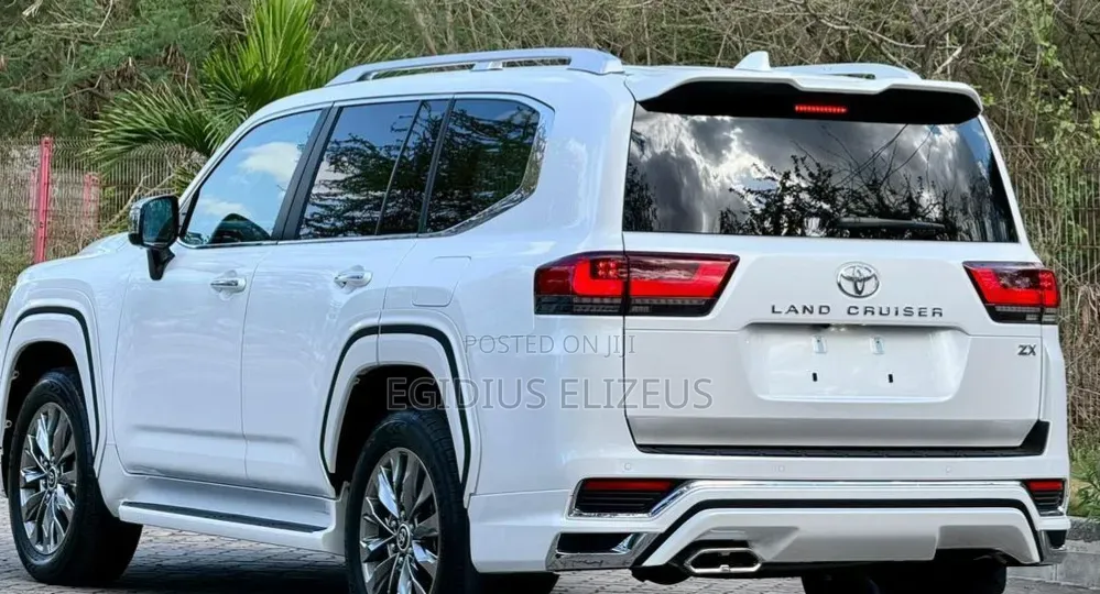 New Toyota Land Cruiser 2025 Gray