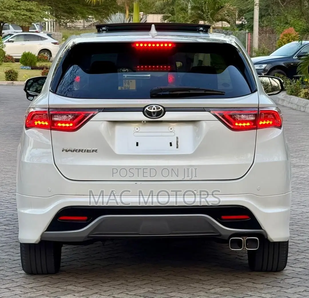 Toyota Harrier 2.0 2015 White