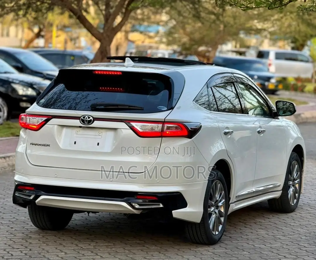 Toyota Harrier 2.0 2017 White