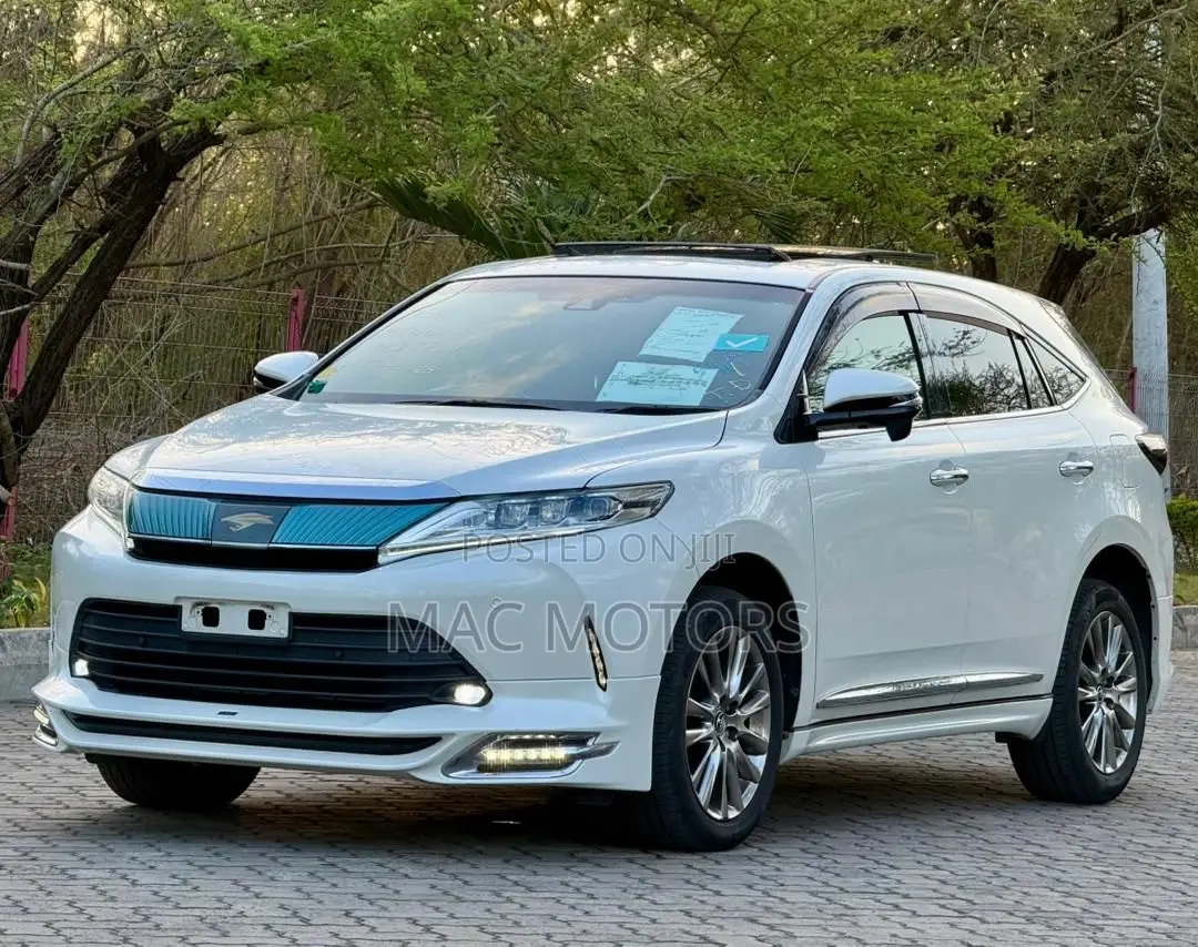 Toyota Harrier 2.0 2017 White