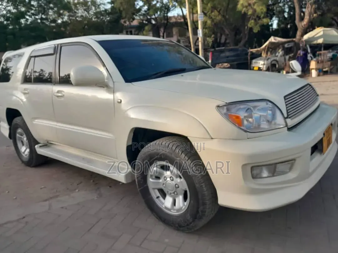 Toyota Hilux Surf 2000 White