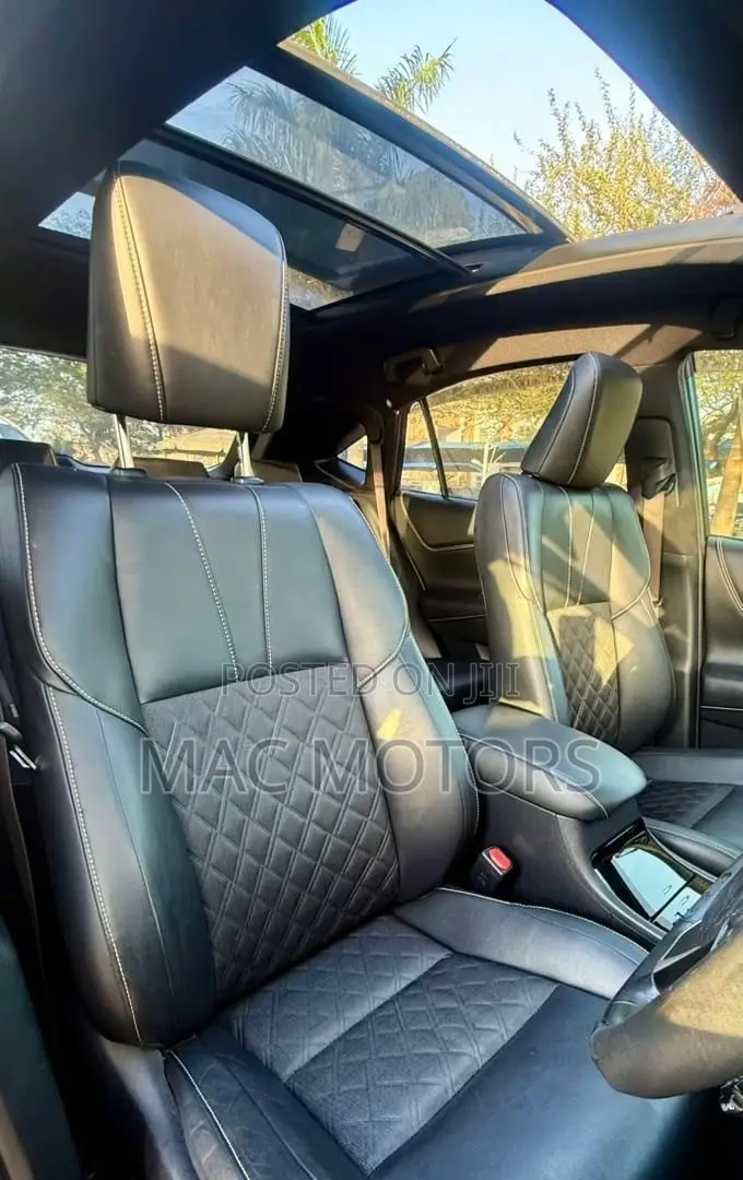Toyota Harrier 2.0 2017 Black