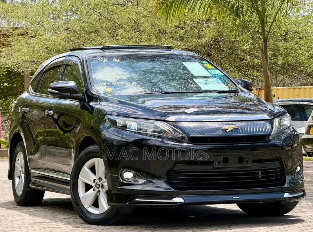 Toyota Harrier 2.0 2017 Black