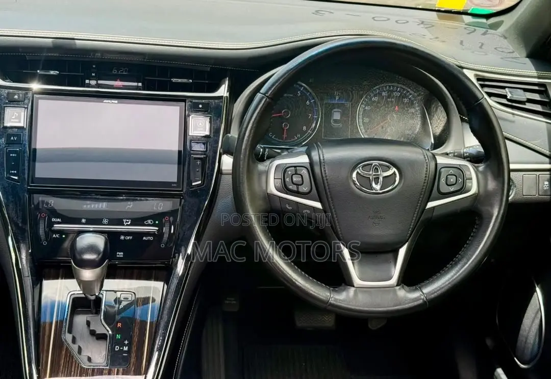 Toyota Harrier 2.0 2017 Black