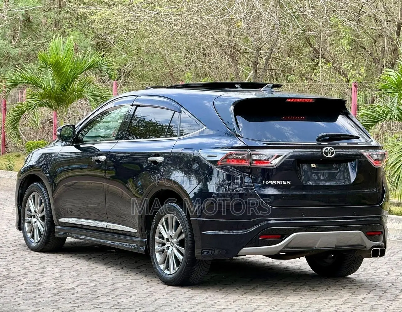Toyota Harrier 2.0 2014 Blue