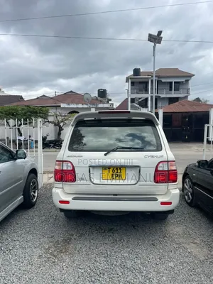 Toyota Land Cruiser 2002 White