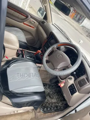 Toyota Land Cruiser 2002 White