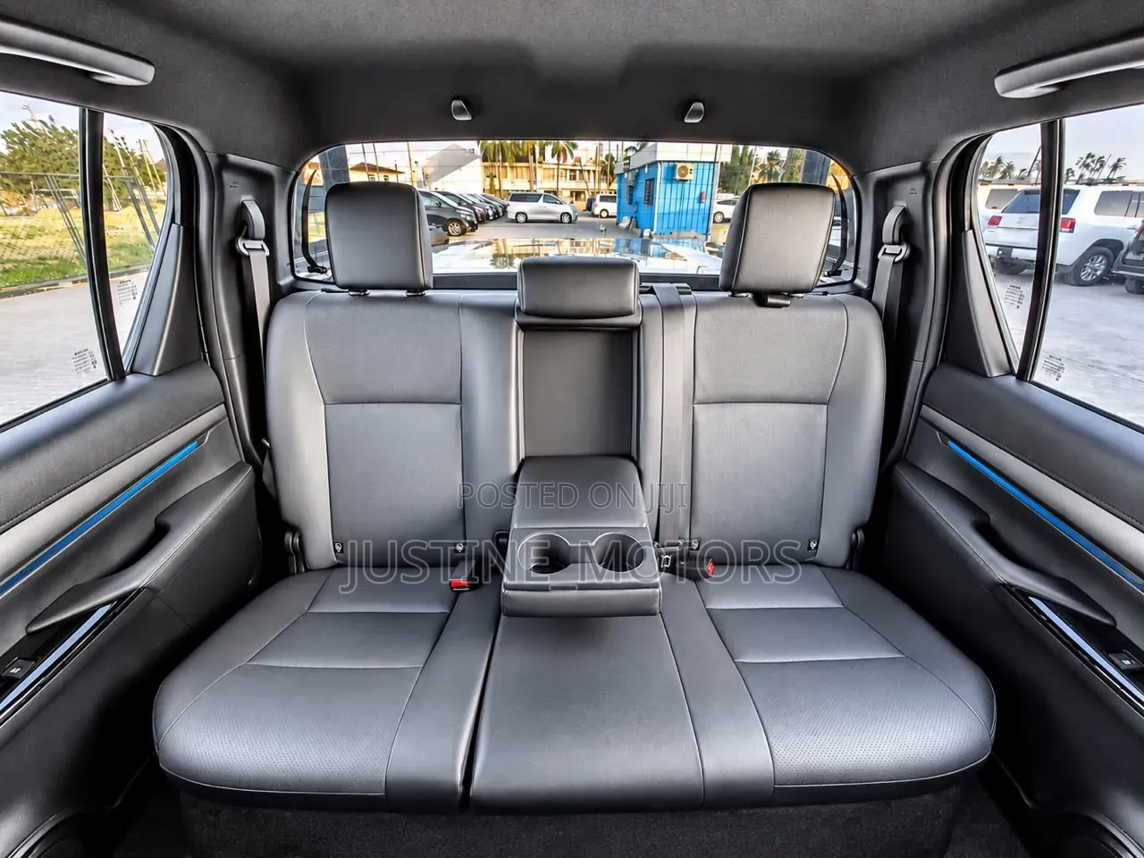 Toyota Hilux 2022 Black
