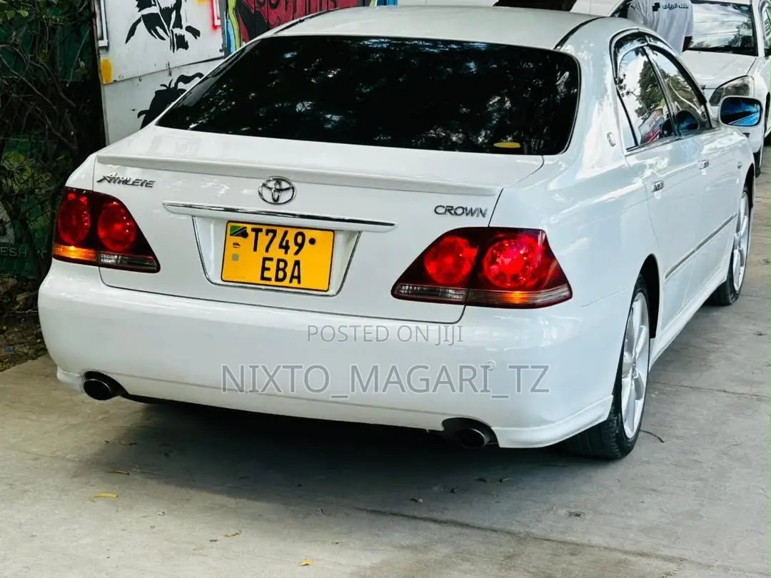 Toyota Crown Royale 2005 White