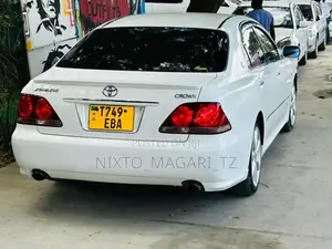 Toyota Crown Royale 2005 White