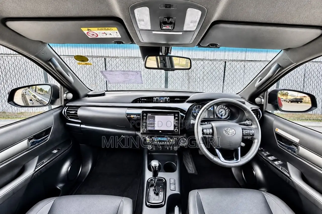 Toyota Hilux 2022 Black