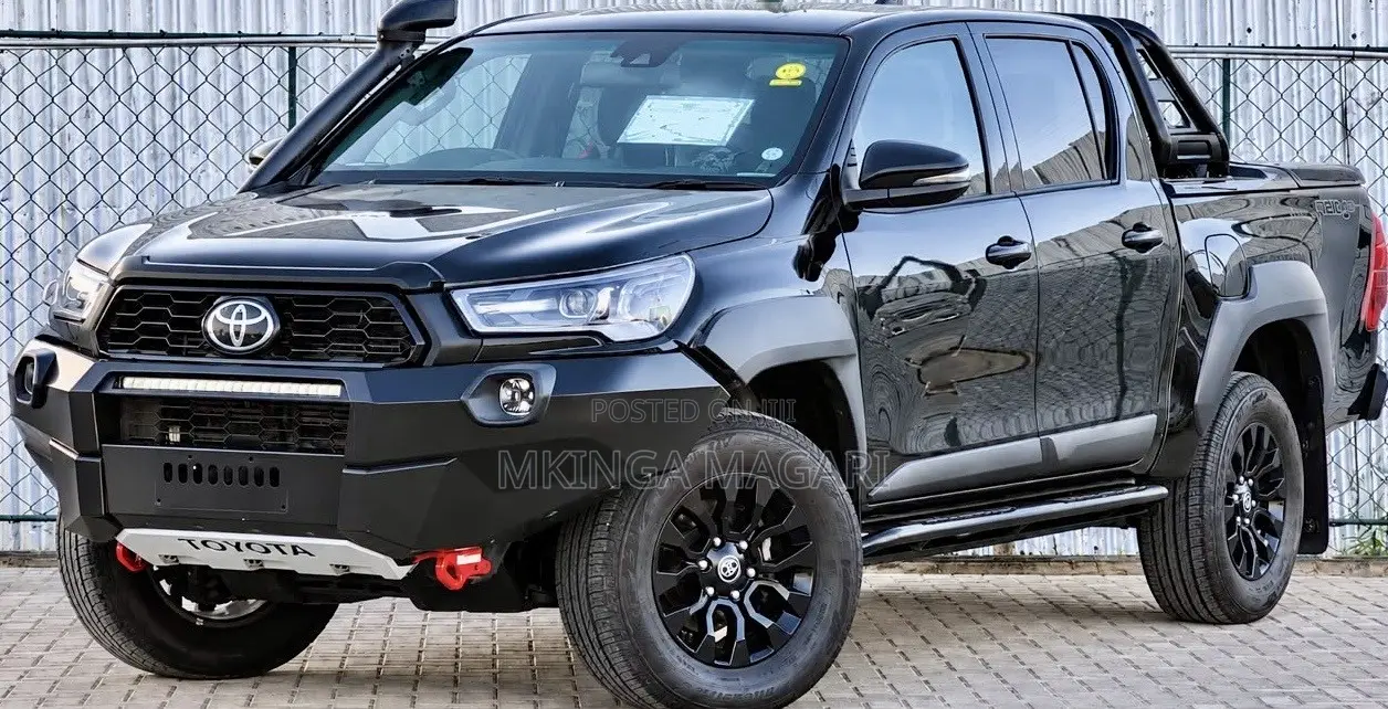 Toyota Hilux 2022 Black