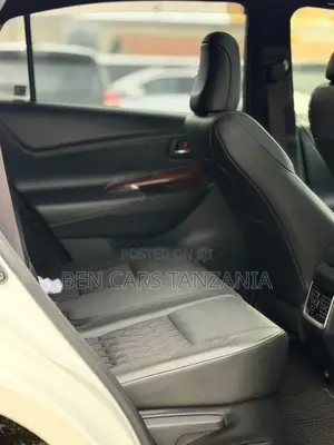 Toyota Harrier 2.0 2016 White