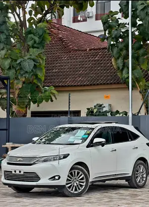 Toyota Harrier 2.0 2016 White