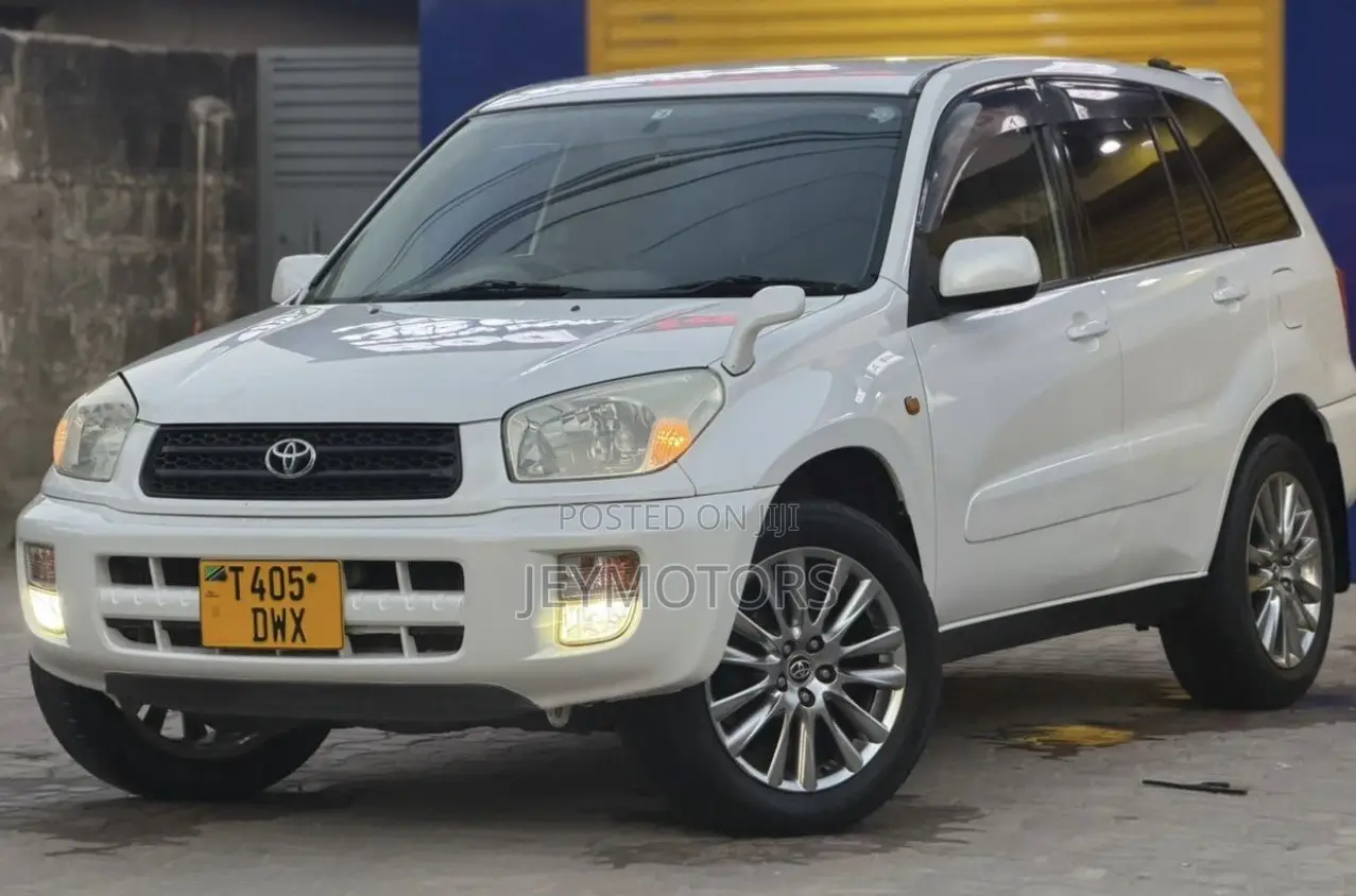 Toyota RAV4 2001 White