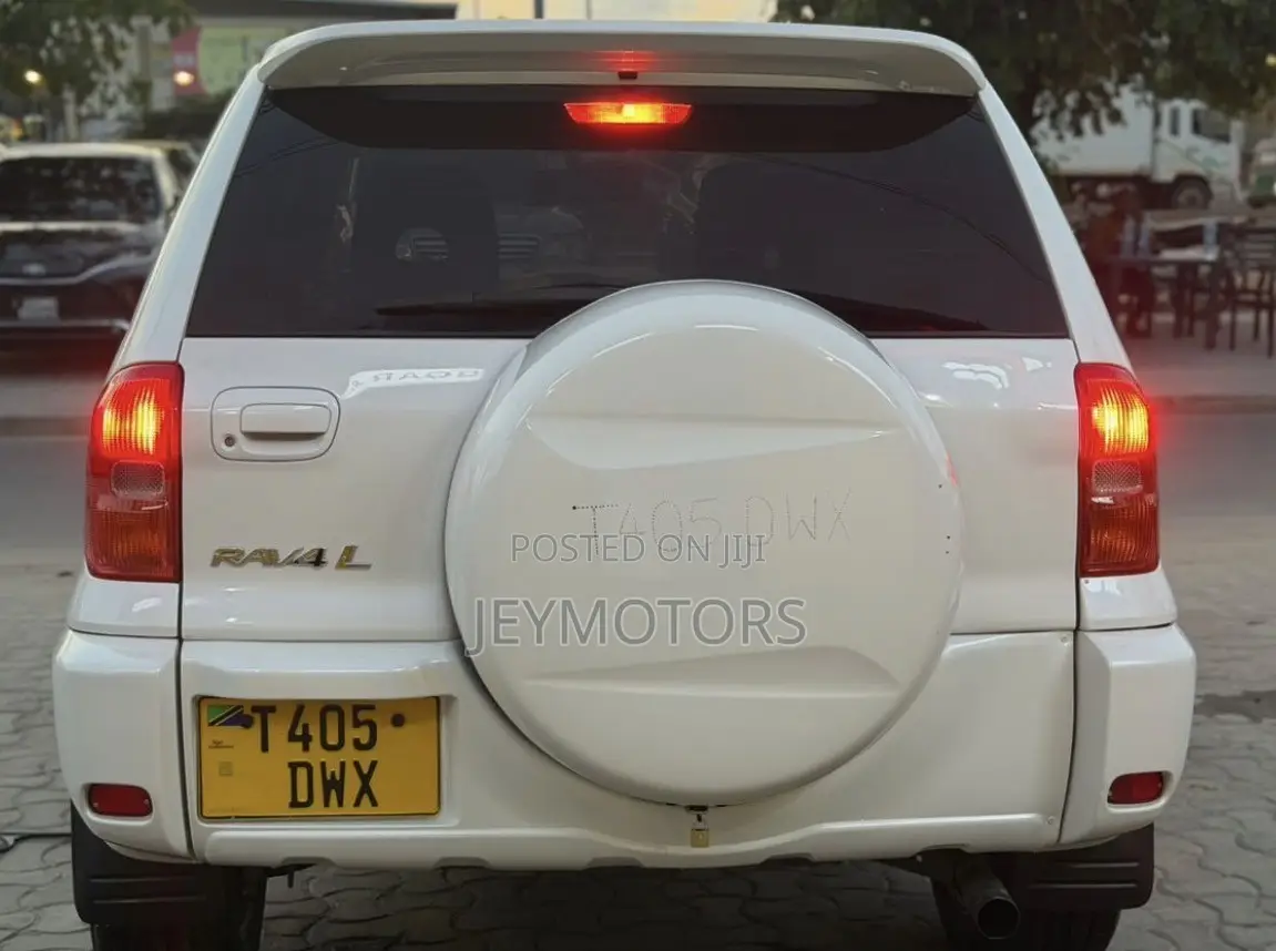 Toyota RAV4 2001 White