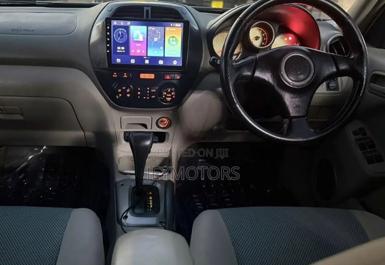Toyota RAV4 2001 White