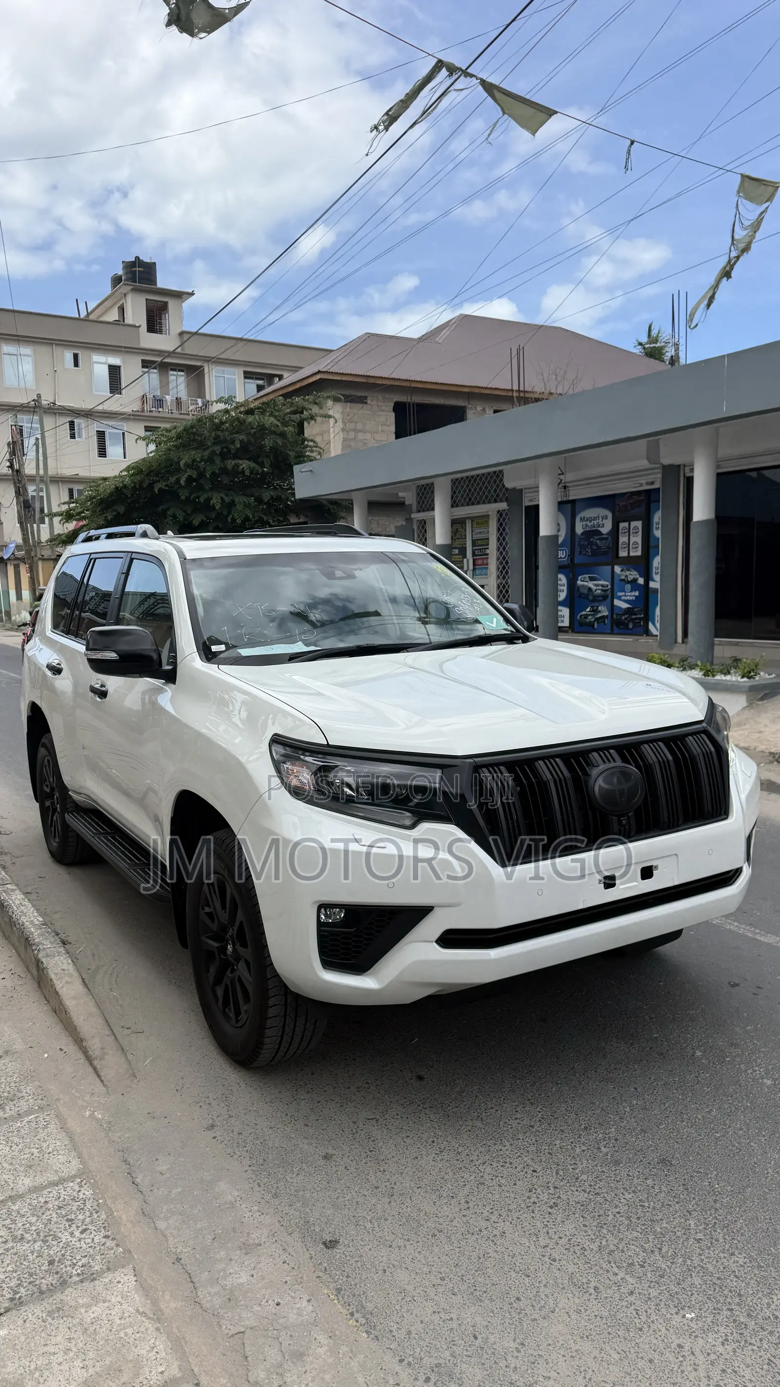 Toyota Land Cruiser Prado 2023 White