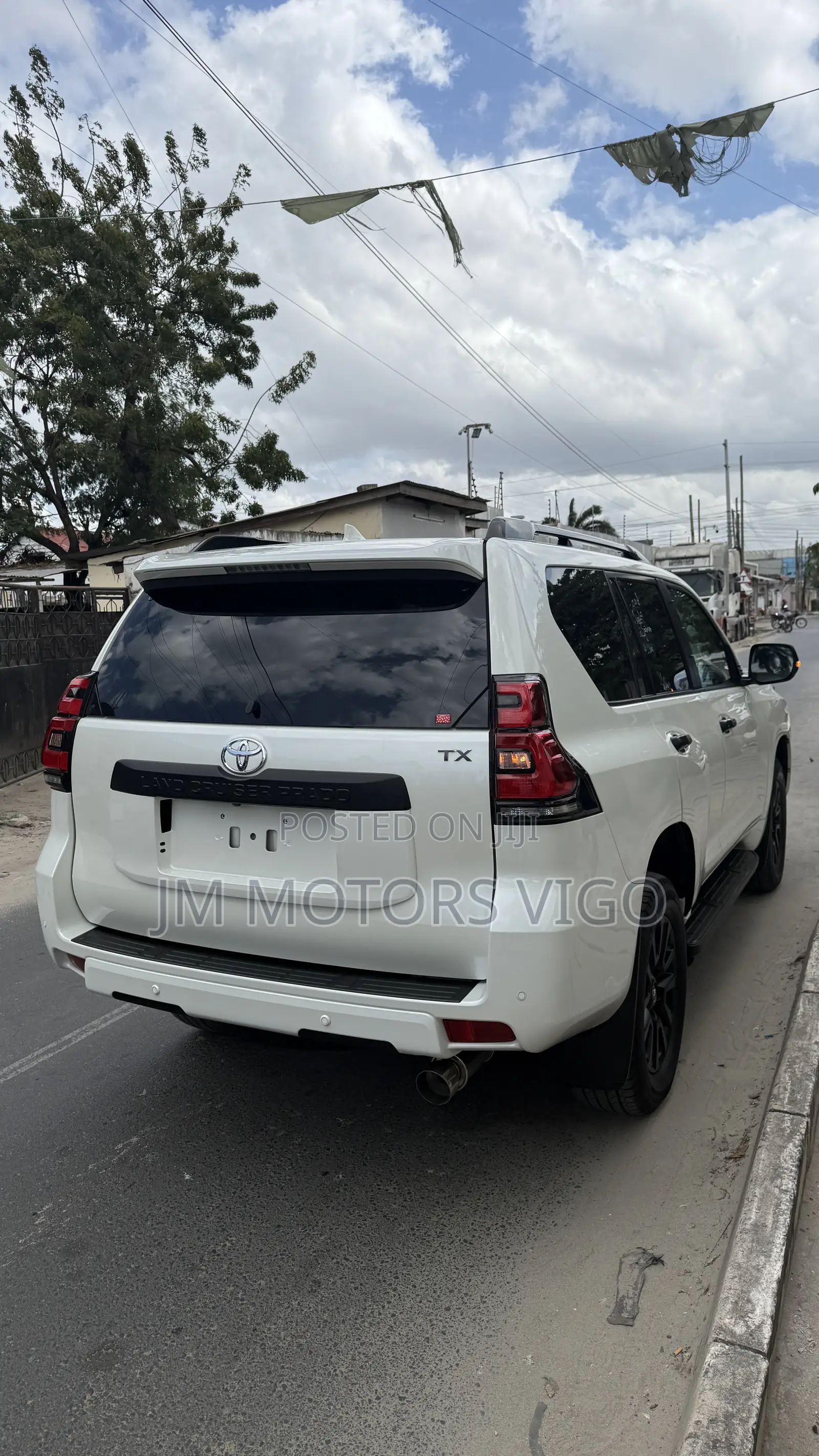 Toyota Land Cruiser Prado 2023 White