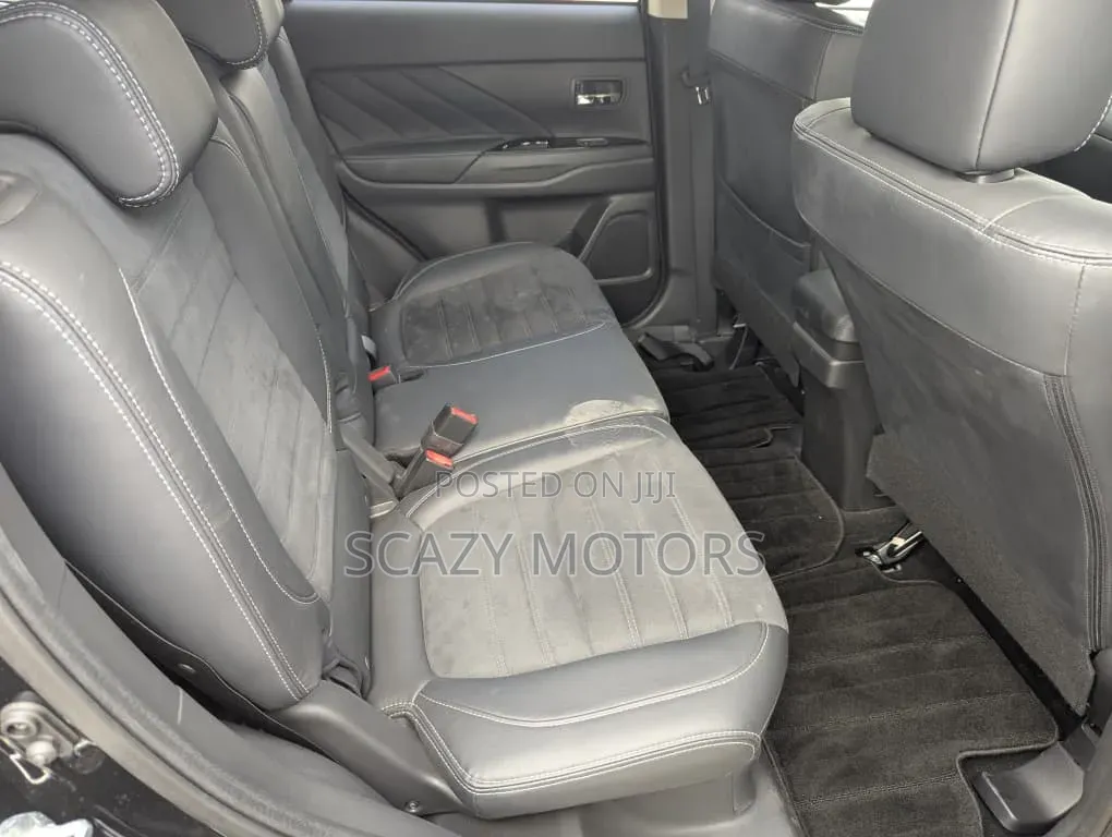 Mitsubishi Outlander 2017 Black