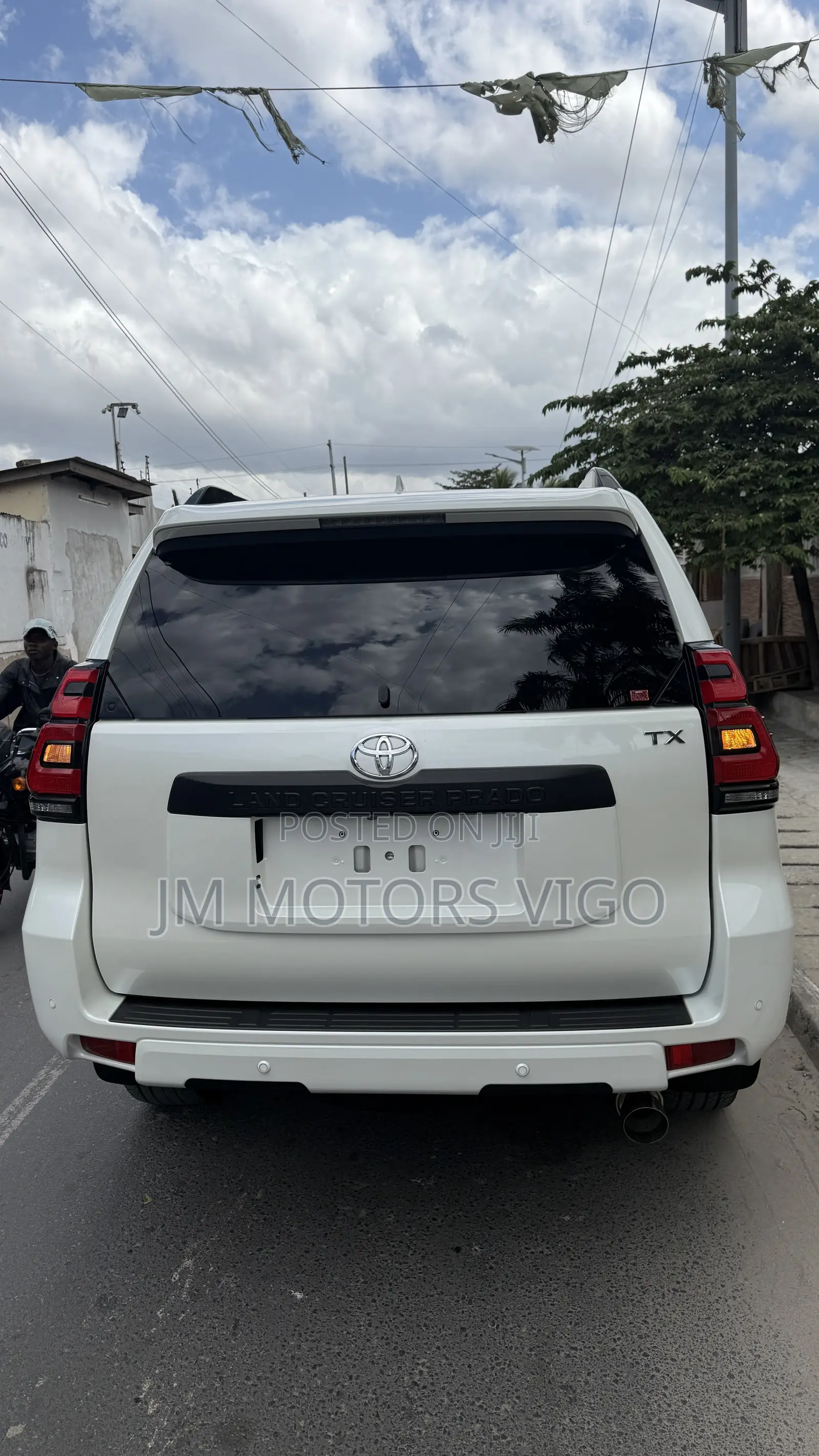 Toyota Land Cruiser Prado 2023 White