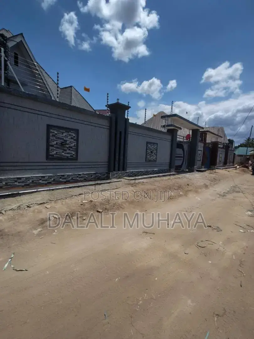 4bdrm House in Kanisani Street, Mbagala for sale