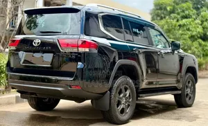 Toyota Land Cruiser 2025 Black