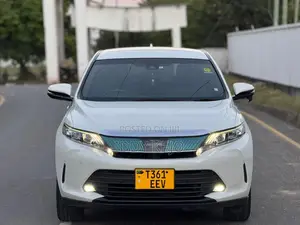 Toyota Harrier 2.0 2018 White