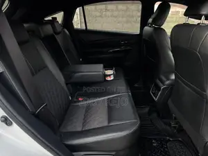 Toyota Harrier 2.0 2018 White