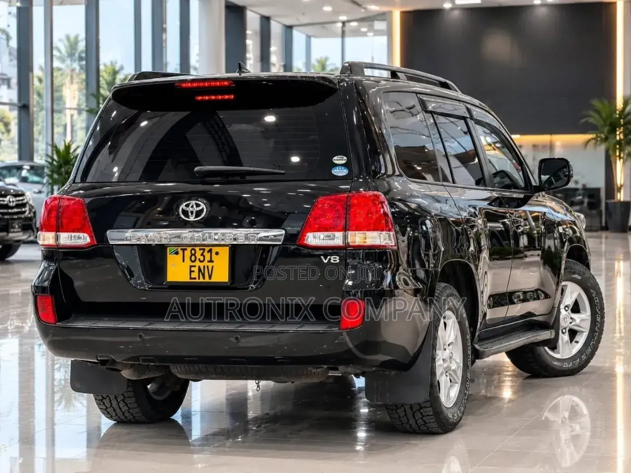 Toyota Land Cruiser 4.6 V8 ZX 2017 Black