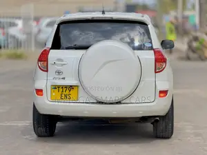 Toyota RAV4 2007 White