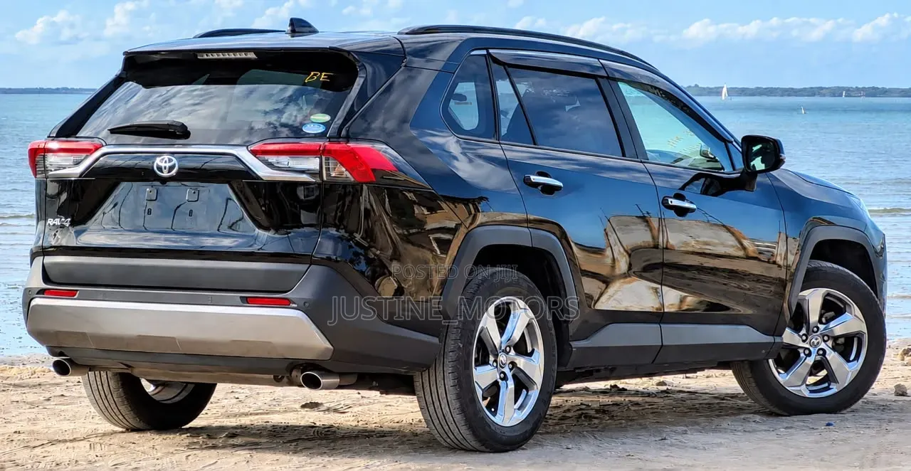 Toyota RAV4 2022 Gray
