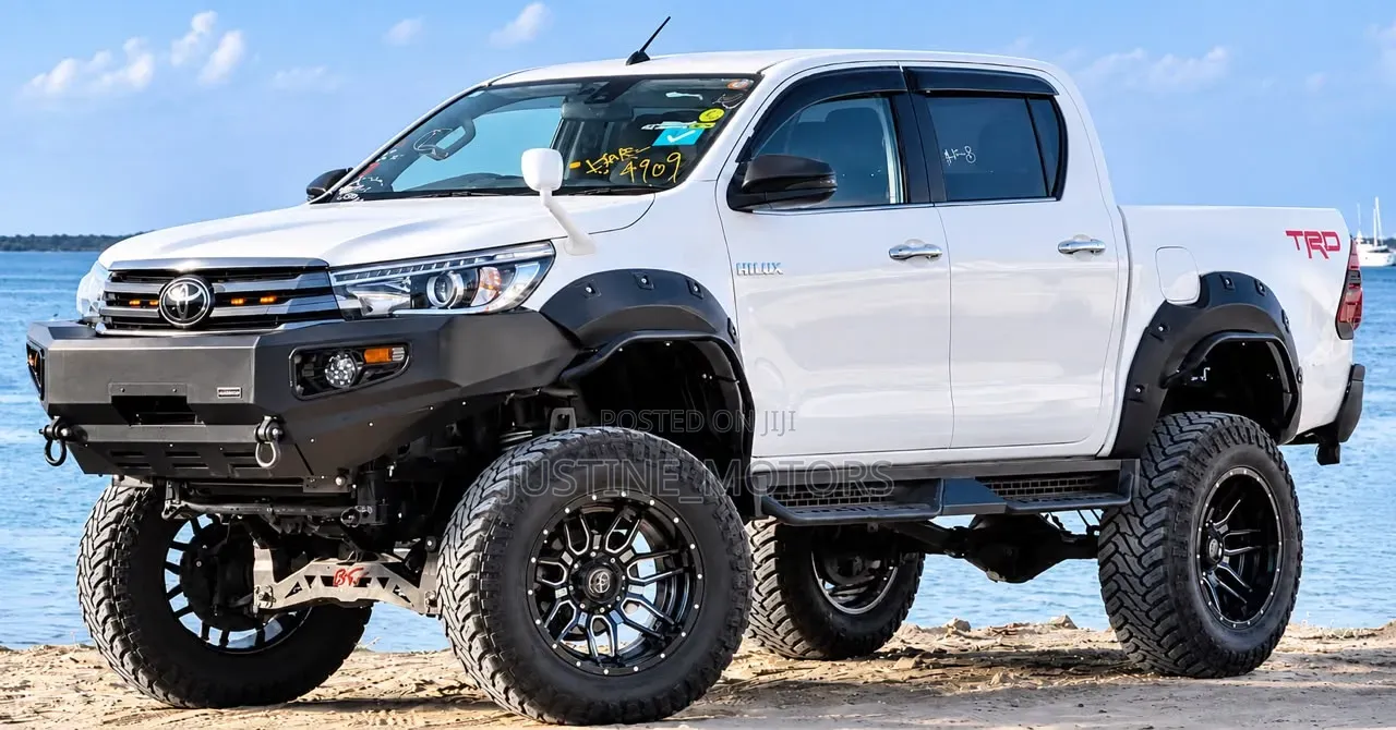 Toyota Hilux 2019 White