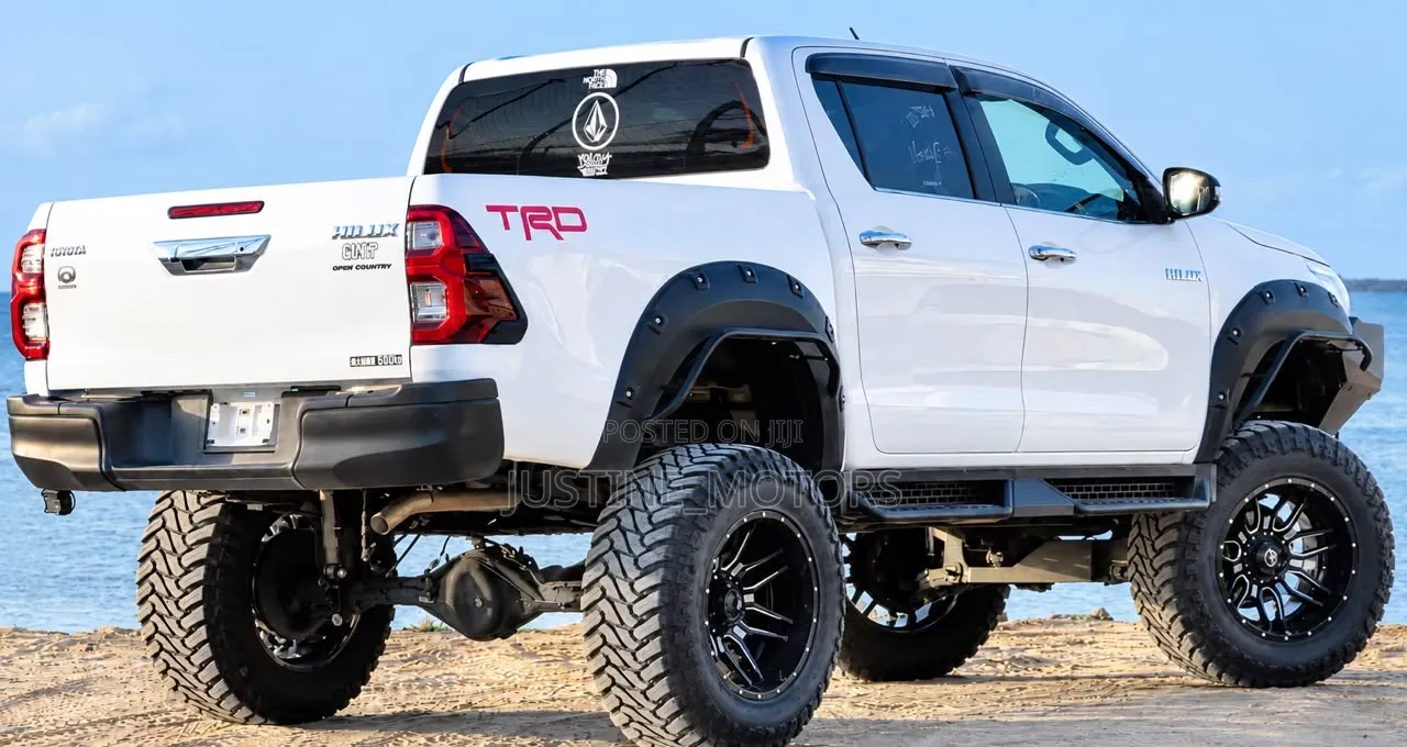 Toyota Hilux 2019 White