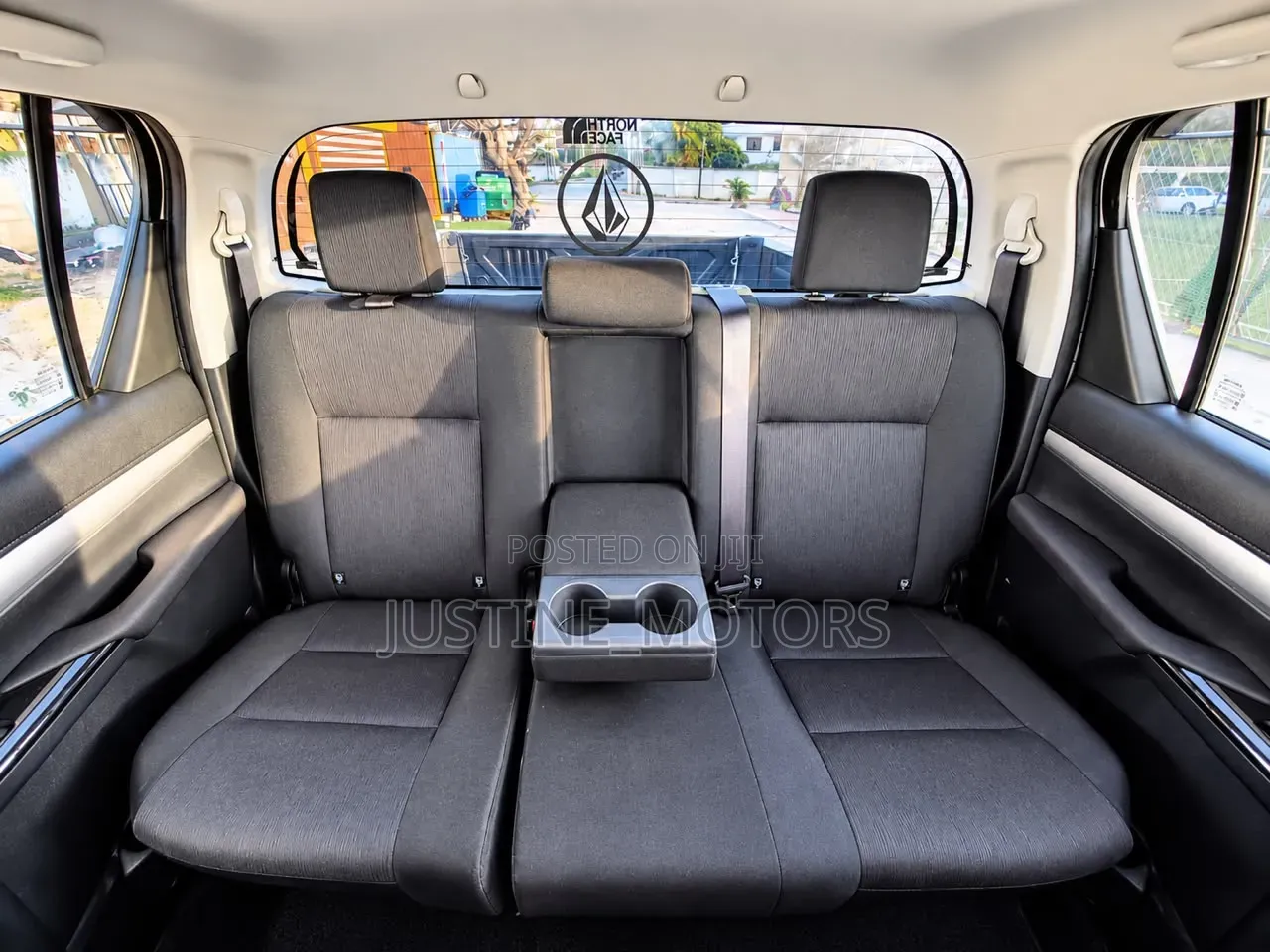 Toyota Hilux 2019 White