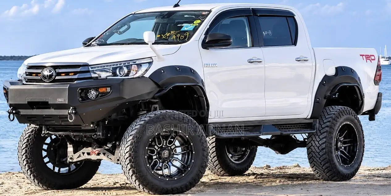Toyota Hilux Revo Double Cab Deisel 2.4 AWD 2019 White