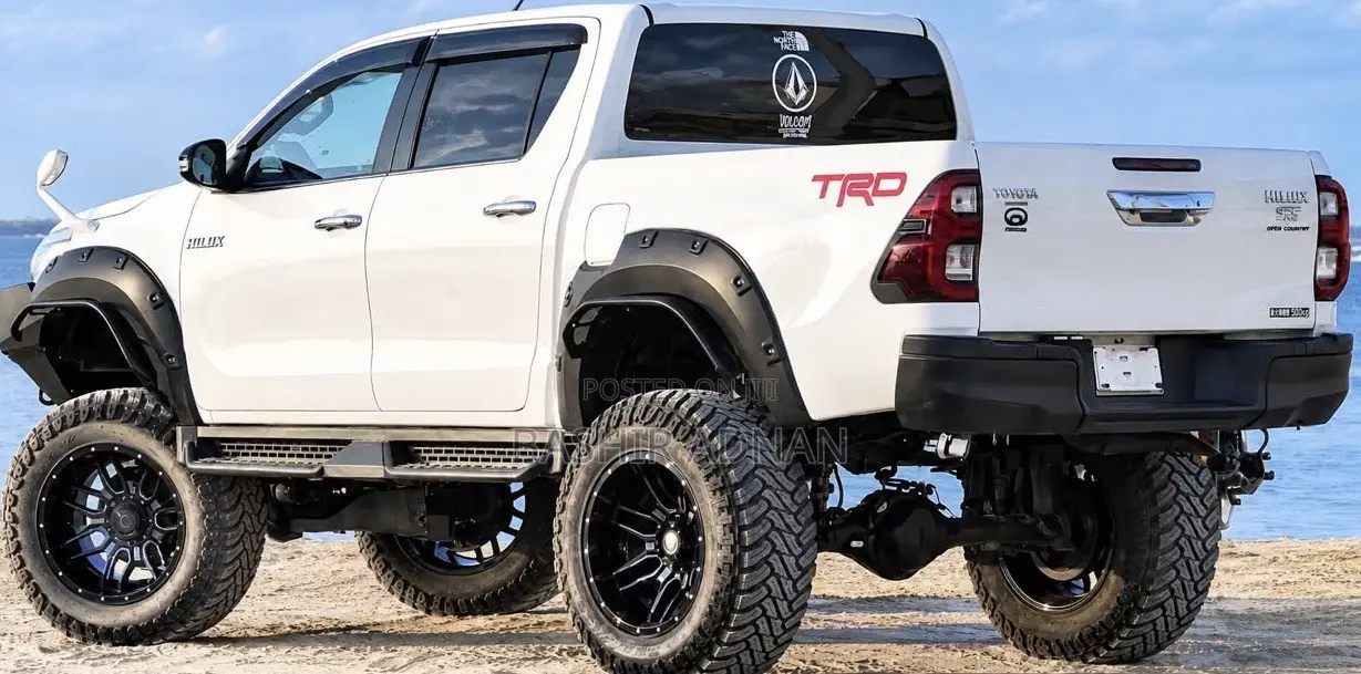Toyota Hilux Revo Double Cab Deisel 2.4 AWD 2019 White