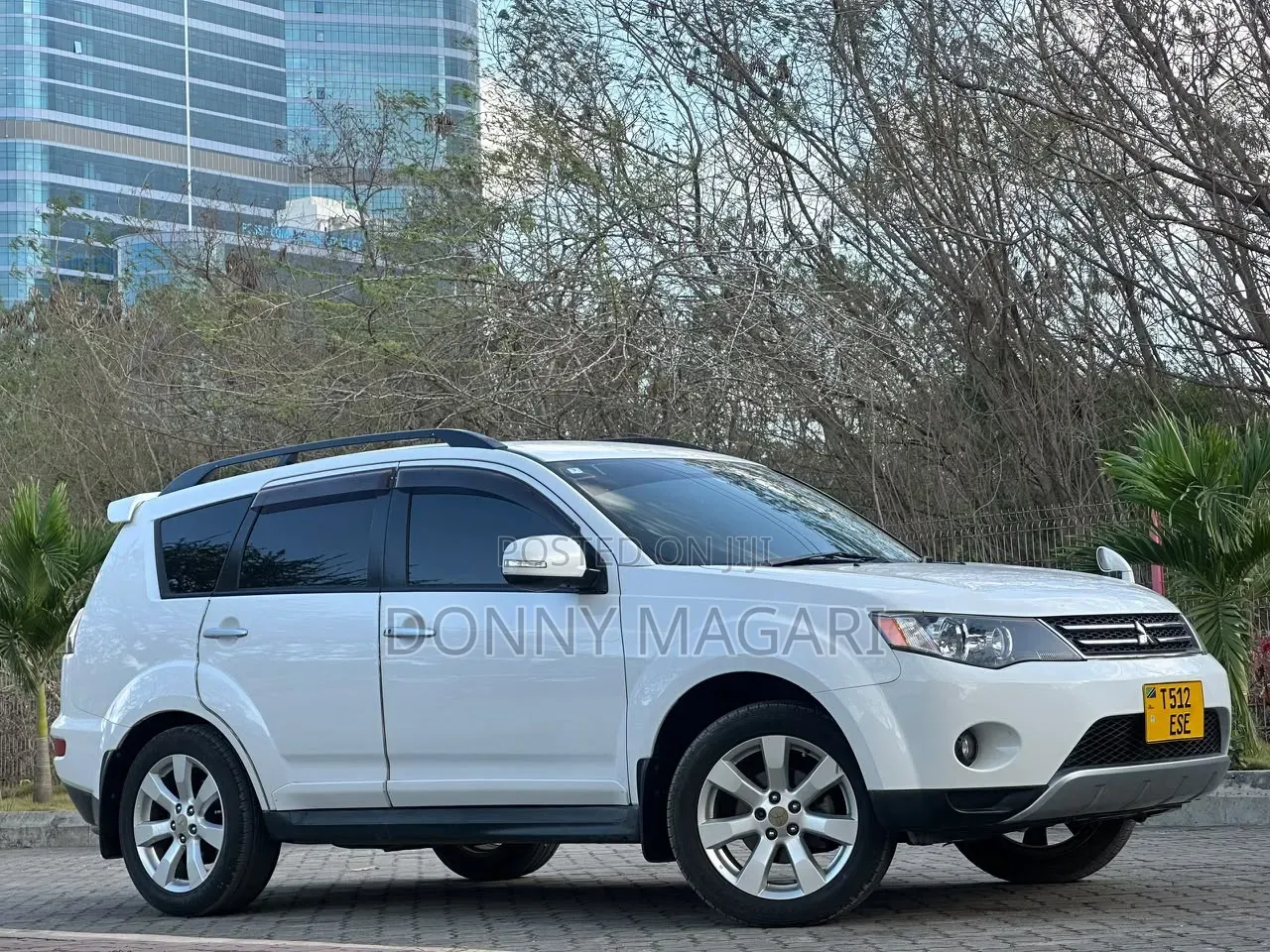 Mitsubishi Outlander 2011 White
