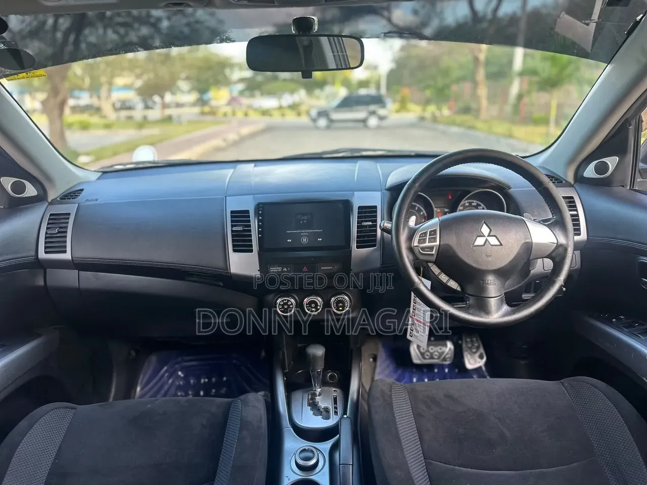 Mitsubishi Outlander 2011 White