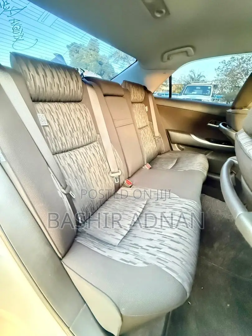Toyota Crown 2011 White