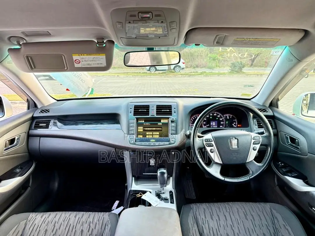 Toyota Crown 2011 White
