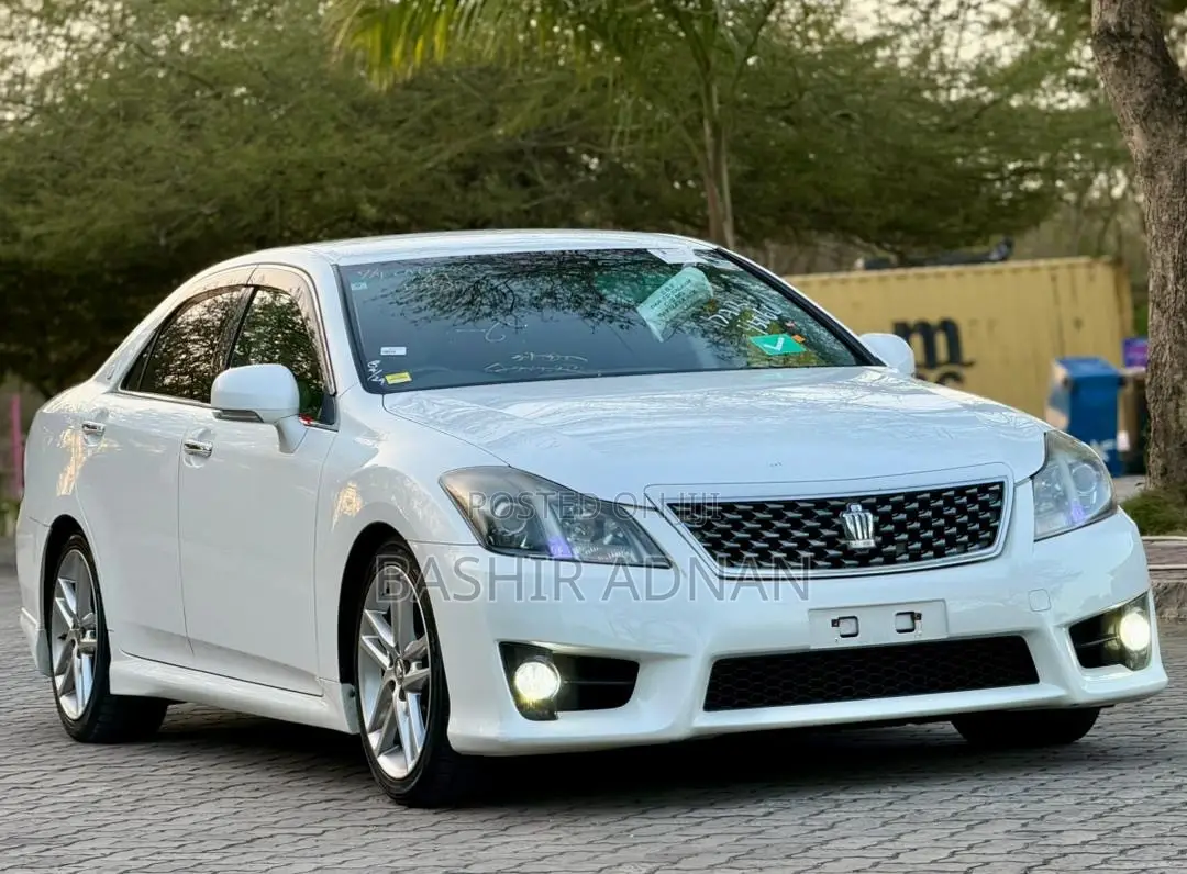 Toyota Crown 2011 White